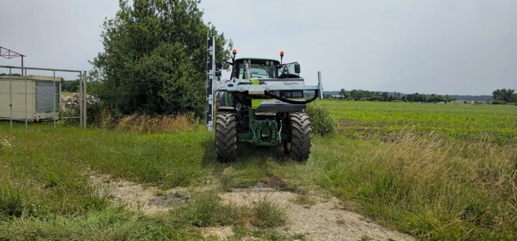 traktor za rezanje grana