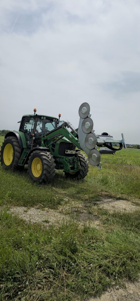 traktorski priključak za rezidbu